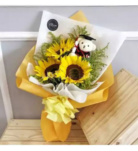 Graduation Bouquet 02 (3 Sunflower + 2 Bear)