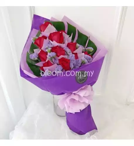 Rose Hand Bouquet 04 (12 Stalks Pink Roses)