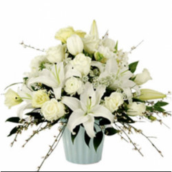 AN ALL WHITE FLOWERS ARRANGEMENT ! !! (Small)