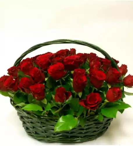 Flower basket 50 with medium red rose