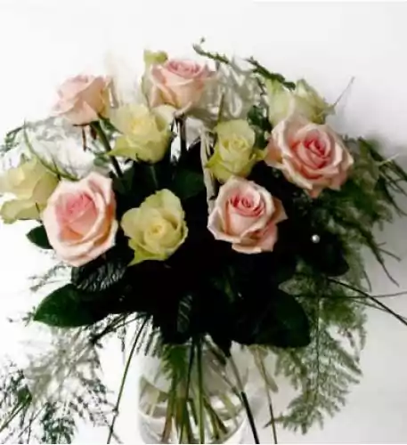 Bouquet of white and pink roses (Classic)