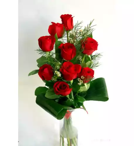 A step bouquet with red roses and additions (9 Roses)